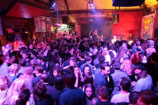 Amsterdam Lesbian & Gay Nightlife, Bars & Clubs - ellgeeBE